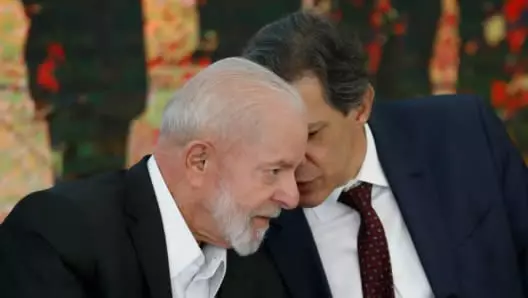 Governo Lula volta atrás Pix